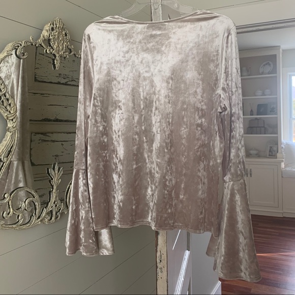 Karen Kane Velvet Bell Sleeve Top - Picture 5 of 6